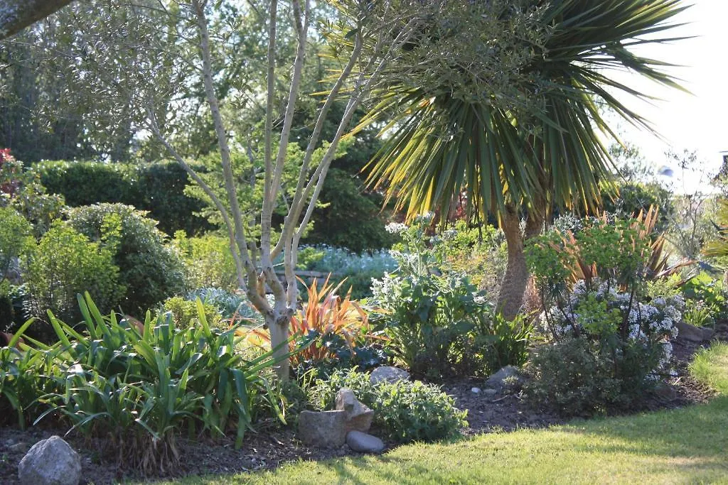 Un Vent De Fleurs Hotel Loctudy Guest house